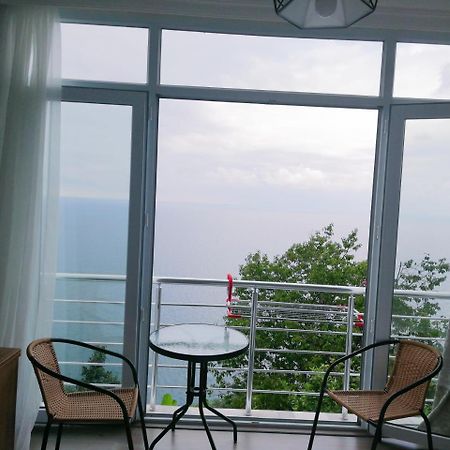 Albatross Kvariati Guest House Extérieur photo