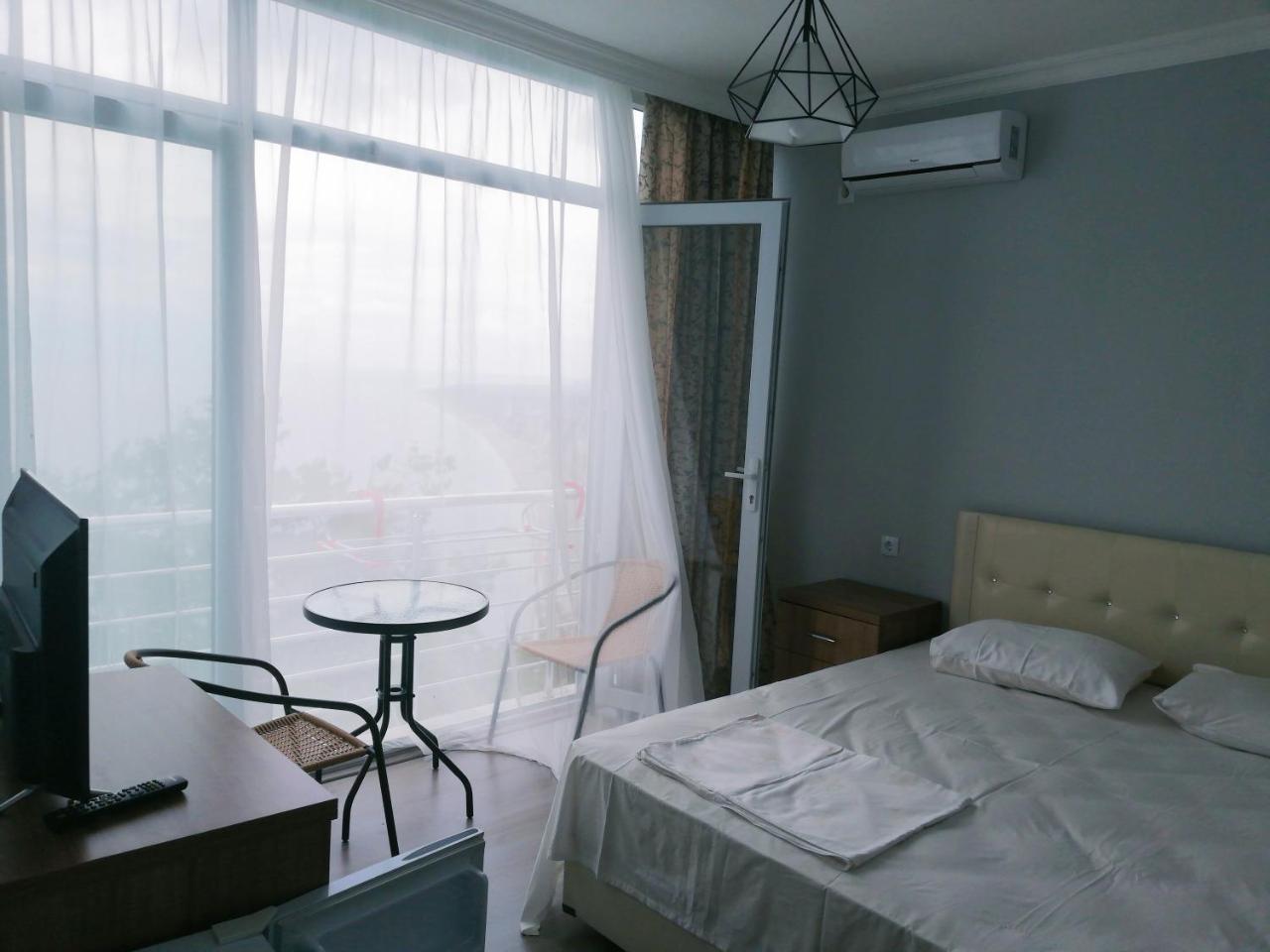 Albatross Kvariati Guest House Extérieur photo