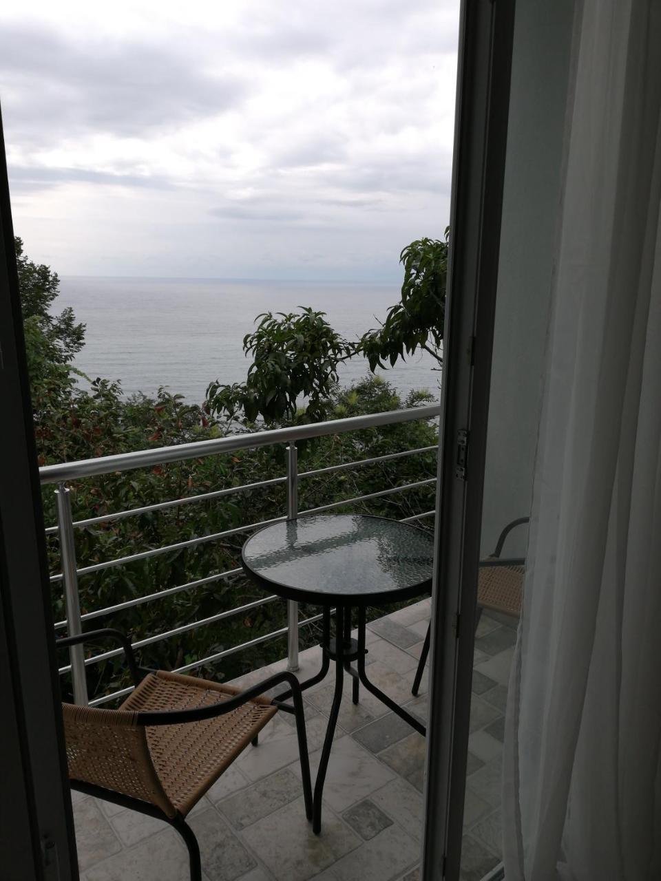 Albatross Kvariati Guest House Extérieur photo